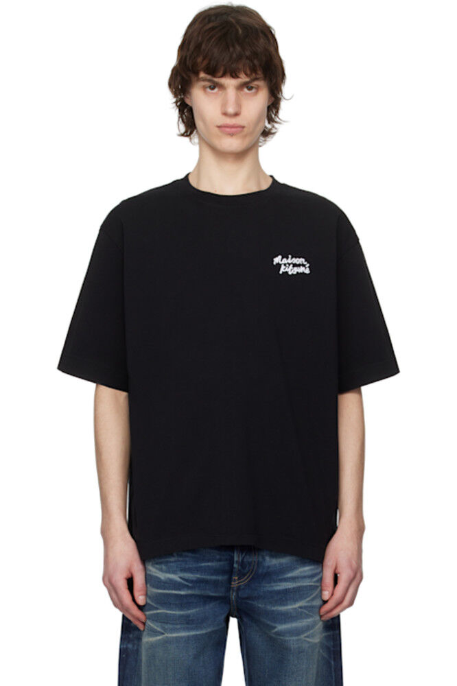 Черная футболка большого размера с вышитым почерком Maison Kitsuné
Черная футболка большого размера с вышитым почерком Maison Kitsuné