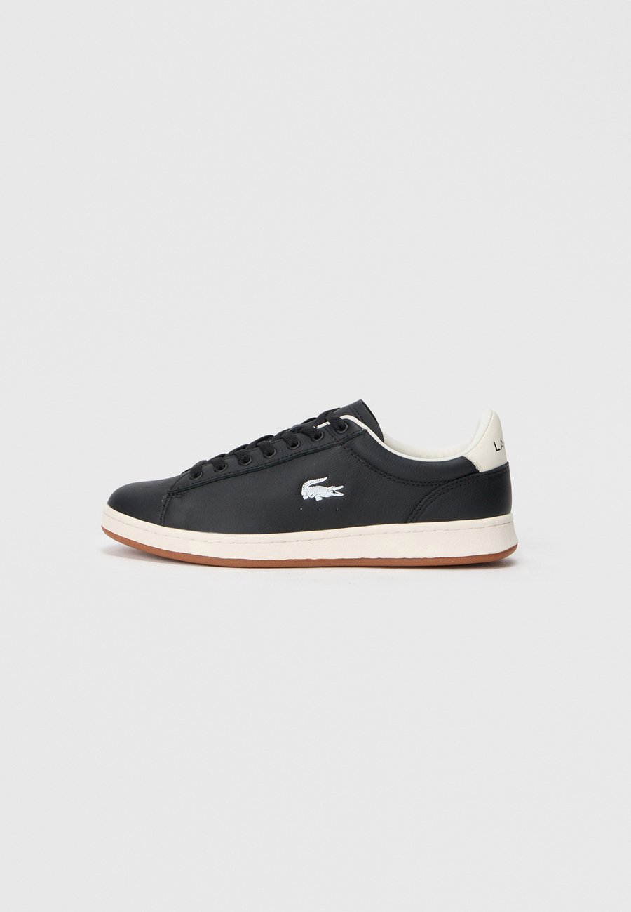 Кроссовки Lacoste CARNABY SET 225, Black/Gum/Black
Кроссовки Lacoste CARNABY SET 225, Black/Gum/Black