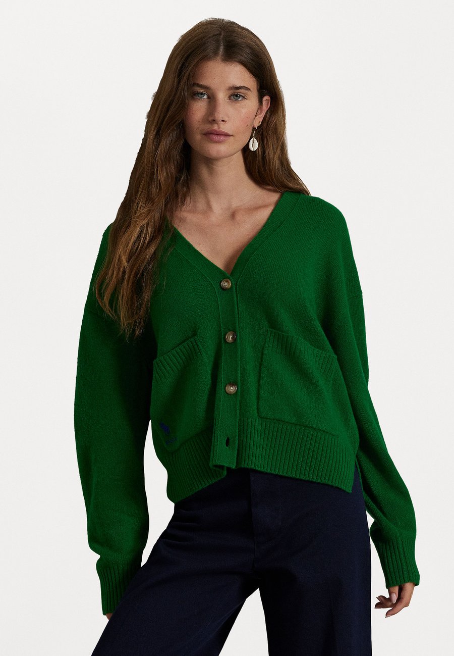 Кардиган Polo Ralph Lauren WOOL BLEND V NECK CARDIGAN, Green Grass/Green
Кардиган Polo Ralph Lauren WOOL BLEND V NECK CARDIGAN, Green Grass/Green
