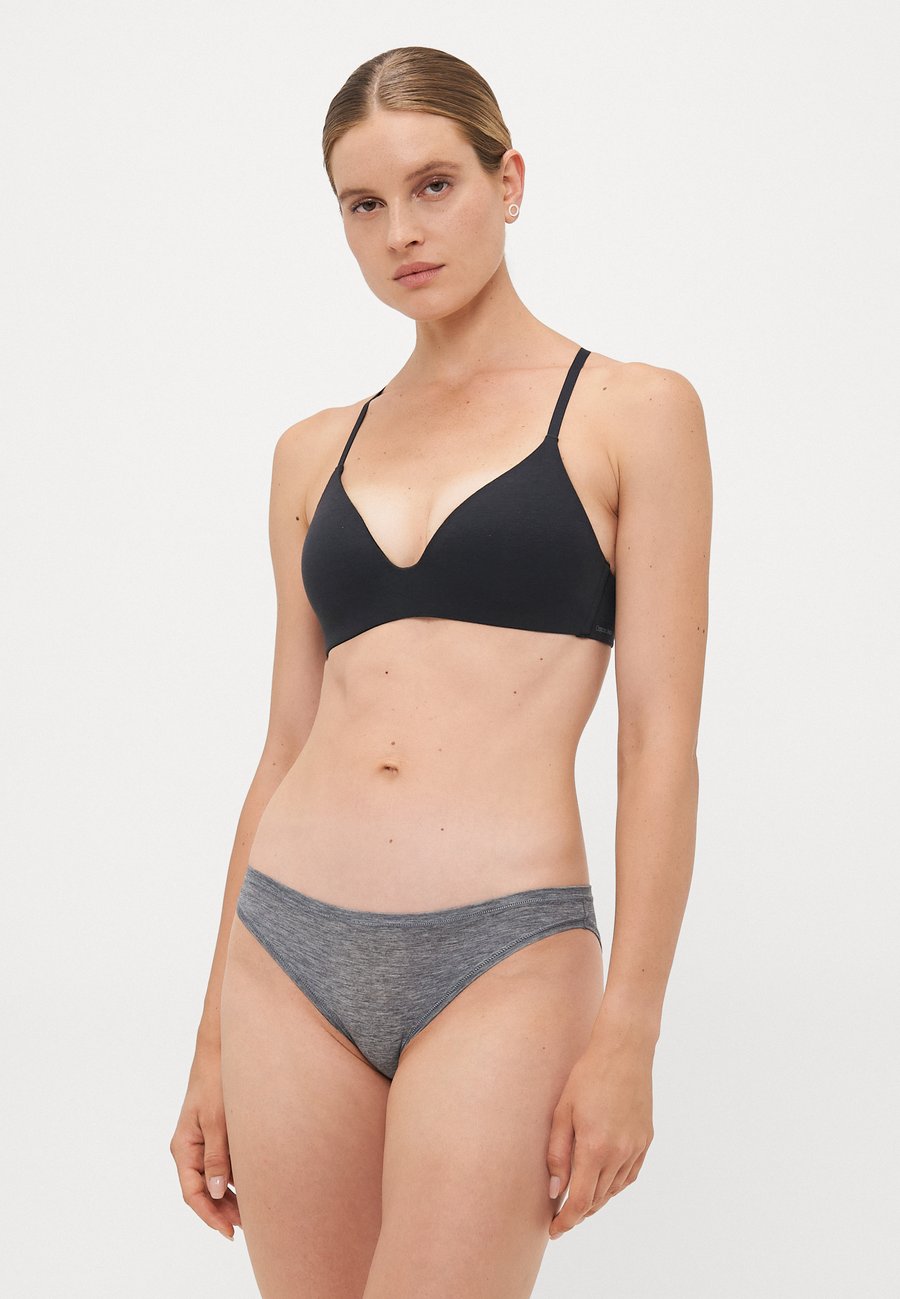 Трусы GAP BREATHE 3 PACK, Black/Grey/Beige/Multi-Coloured
Трусы GAP BREATHE 3 PACK, Black/Grey/Beige/Multi-Coloured