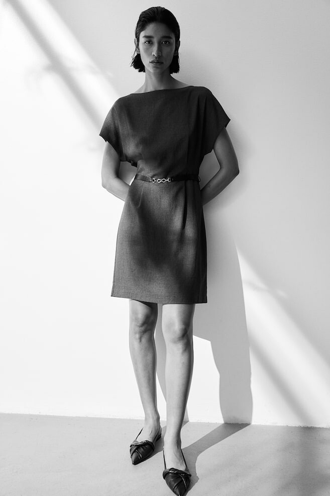 Платье с поясом H&M, серый
Платье с поясом H&M, серый