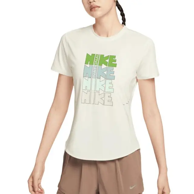 Футболка Women's Beige Nike, бежевый
Футболка Women's Beige Nike, бежевый