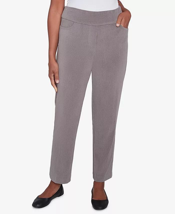 Женские брюки средней длины из трикотажного вельвета Copenhagen с имитацией мушки Alfred Dunner, серый
Женские брюки средней длины из трикотажного вельвета Copenhagen с имитацией мушки Alfred Dunner, серый