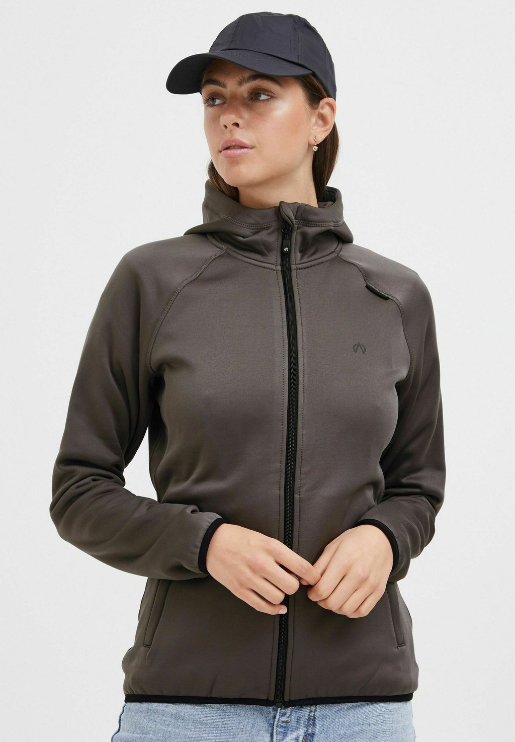 Зимняя куртка NORTH BEND NBBERTA W North Bend, серый
Зимняя куртка NORTH BEND NBBERTA W North Bend, серый