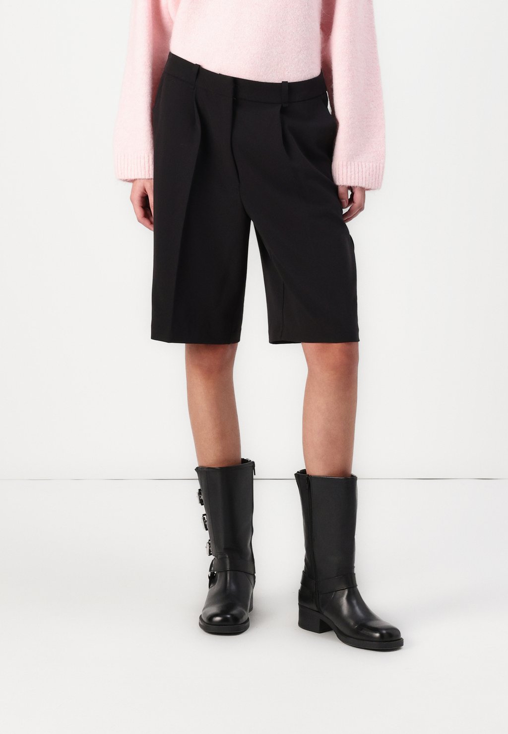 Шорты VMPASSI KNEE Aware, черный
Шорты VMPASSI KNEE Aware, черный