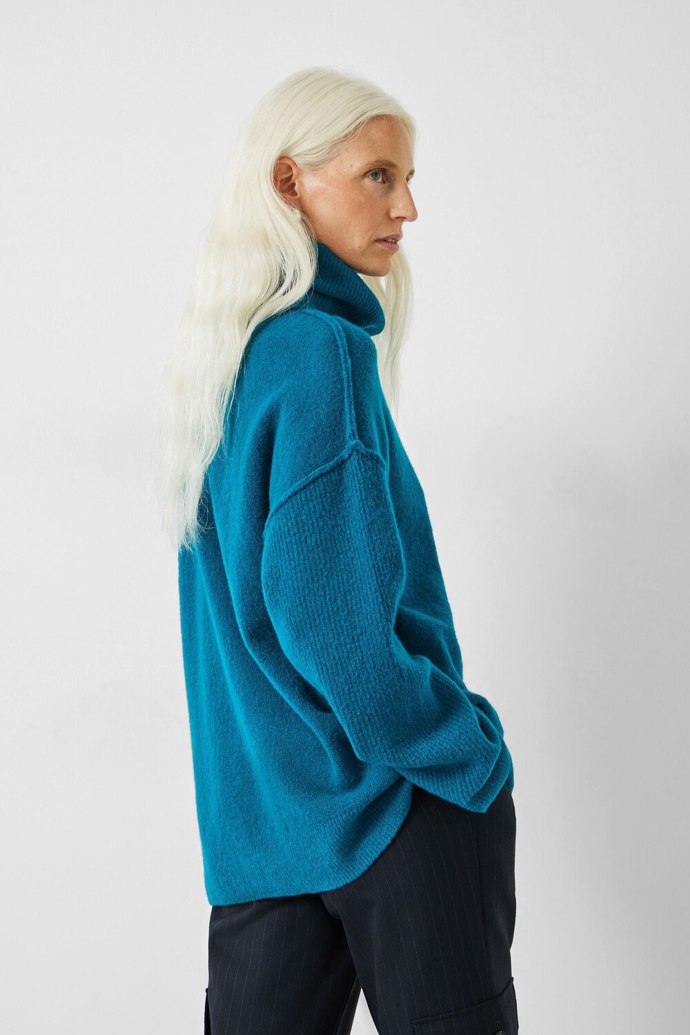Свитер с высоким воротом Hush, синий
Свитер с высоким воротом Hush, синий