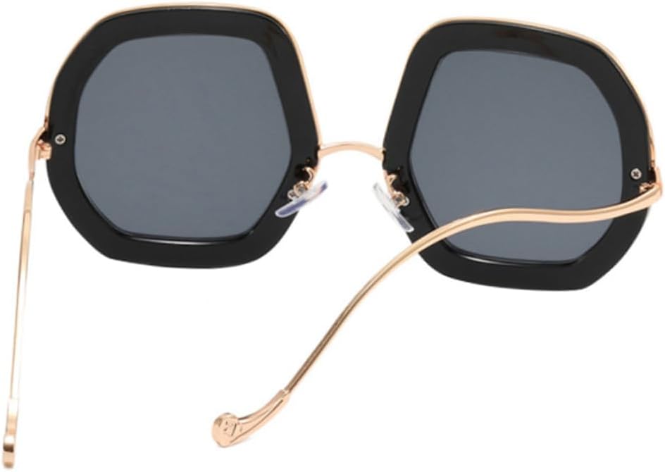 Женские солнцезащитные очки большого размера в черной оправе с блестящими стразами, защита от УФ-излучения, декоративные очки для отдыха на природе и повседневной носки CATIEBYE, Grey
Женские солнцезащитные очки большого размера в черной оправе с блестящими стразами, защита от УФ-излучения, декоративные очки для отдыха на природе и повседневной носки CATIEBYE, Grey