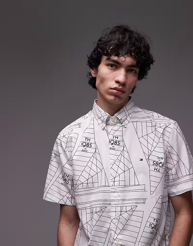 Рубашка Tommy Hilfiger Flex Poplin с морским принтом в цвете экрю
Рубашка Tommy Hilfiger Flex Poplin с морским принтом в цвете экрю