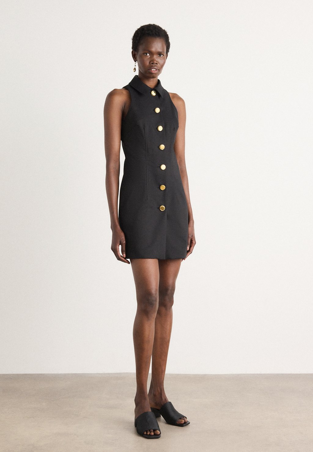 Платье-рубашка NADA SHIRT COLLAR DRESS MARCIANO BY GUESS, черный
Платье-рубашка NADA SHIRT COLLAR DRESS MARCIANO BY GUESS, черный