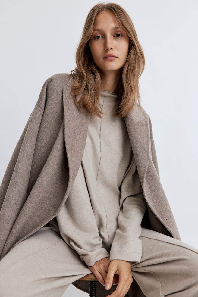 Свитер тонкой вязки H&M, бежевый
Свитер тонкой вязки H&M, бежевый