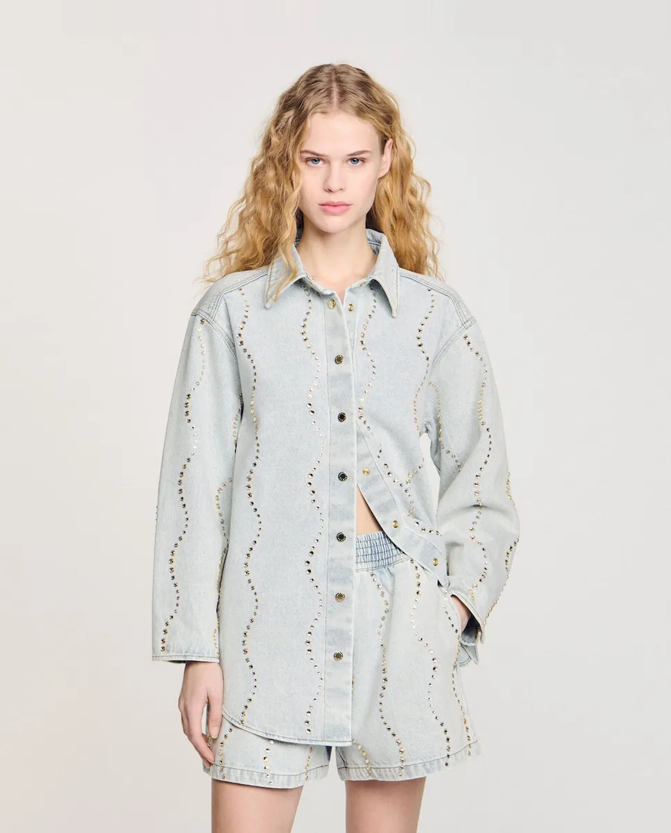 Женская джинсовая рубашка со стразами Sandro, голубой
Женская джинсовая рубашка со стразами Sandro, голубой