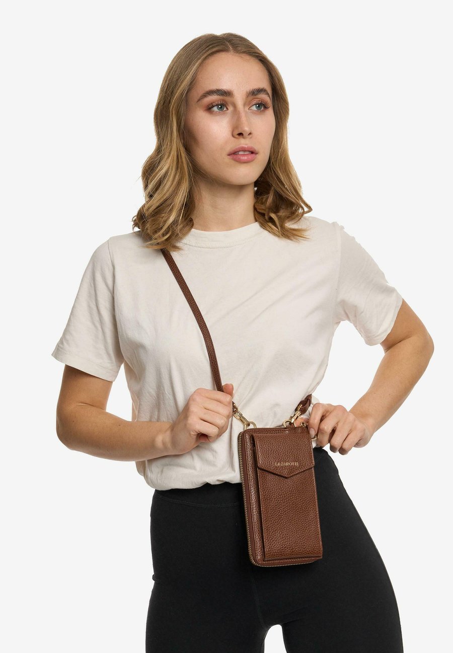 Сумка кросс-боди Lazarotti BOLOGNA, Brown/Dark Brown
Сумка кросс-боди Lazarotti BOLOGNA, Brown/Dark Brown