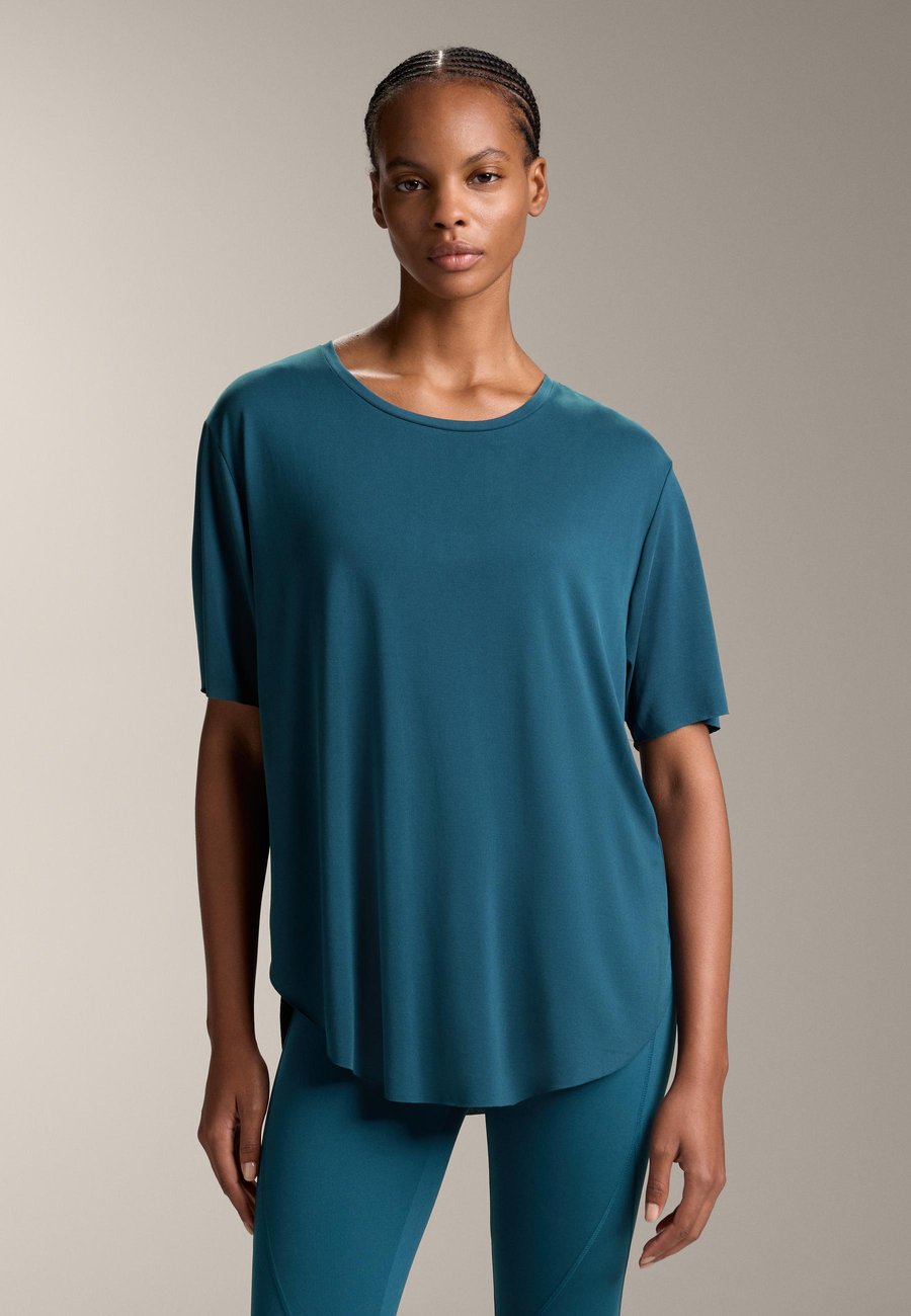 Футболка OYSHO WITH ROUND NECK, Blue Grey/Blue-Grey
Футболка OYSHO WITH ROUND NECK, Blue Grey/Blue-Grey