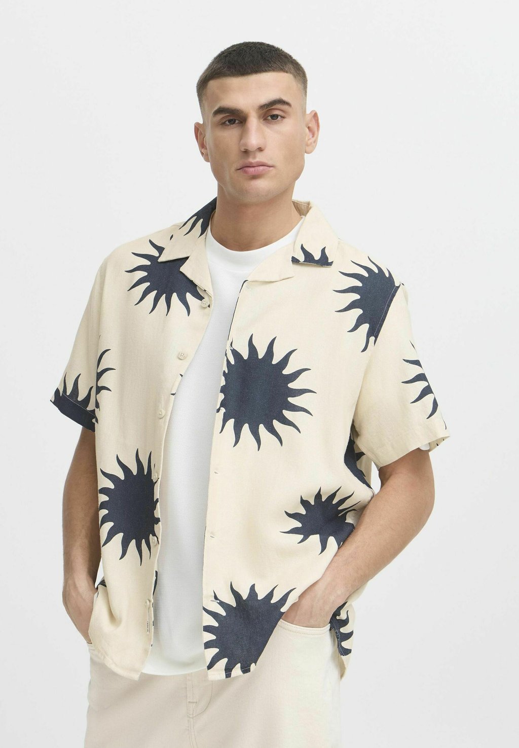 Рубашка SDPARGAV Solid, цвет Oatmeal
Рубашка SDPARGAV Solid, цвет Oatmeal