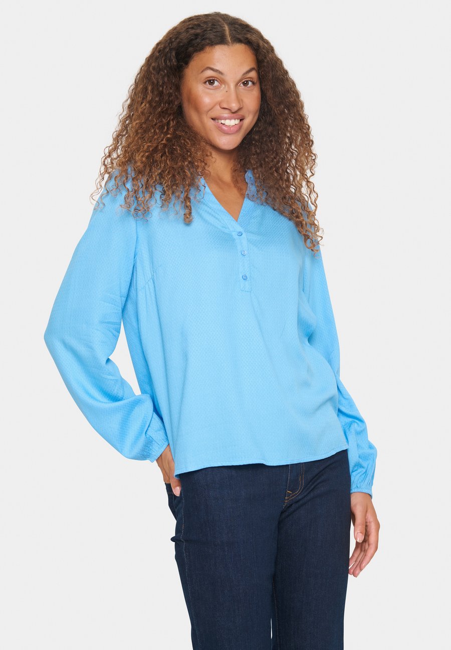 Блуза Saint Tropez CAMPANULASZ, All Aboard/Light Blue
Блуза Saint Tropez CAMPANULASZ, All Aboard/Light Blue