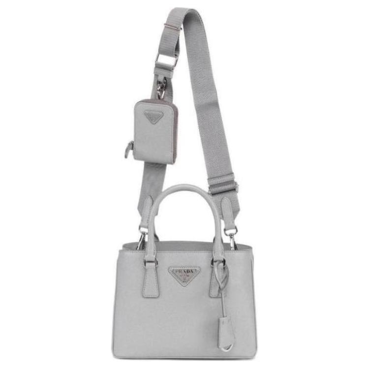 PRADA Кожаная сумка через плечо маленький размер женская серая
PRADA Кожаная сумка через плечо маленький размер женская серая