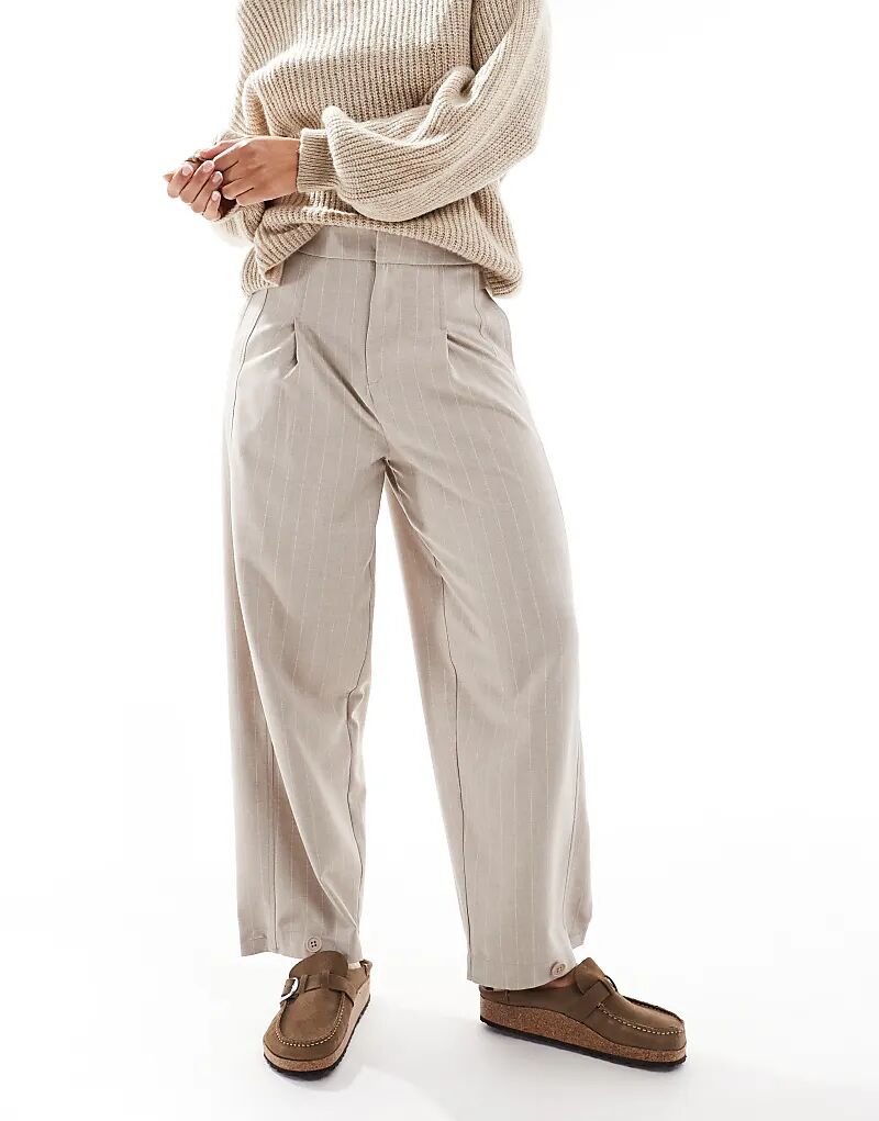 Брюки-бочки с застежкой на пуговицы, в полоску серо-коричневого цвета ASOS DESIGN
Брюки-бочки с застежкой на пуговицы, в полоску серо-коричневого цвета ASOS DESIGN