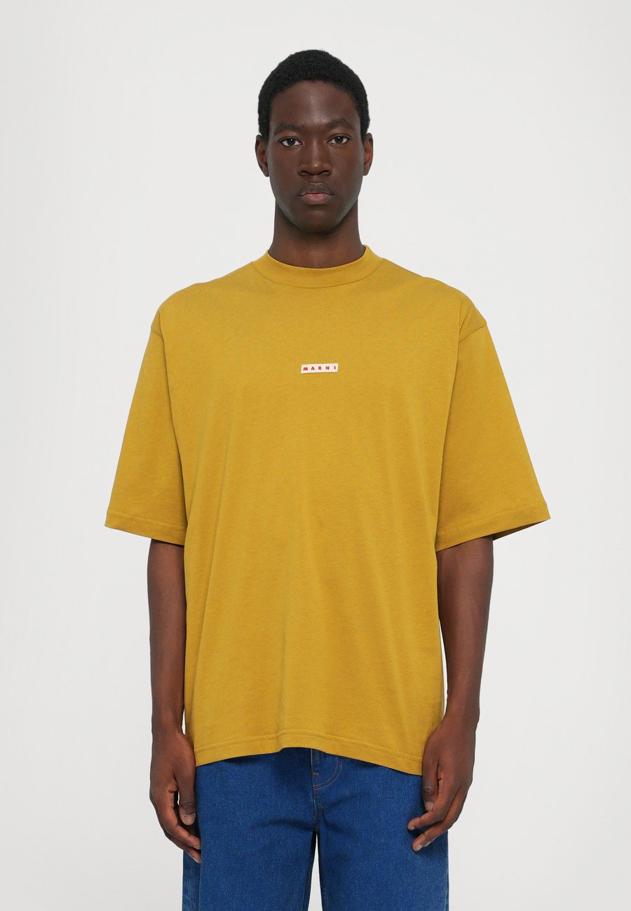 Футболка Marni Basic T-shirt, Honey/Mustard Yellow, Желтый, Футболка Marni Basic T-shirt, Honey/Mustard Yellow
Футболка Marni Basic T-shirt, Honey/Mustard Yellow, Желтый, Футболка Marni Basic T-shirt, Honey/Mustard Yellow