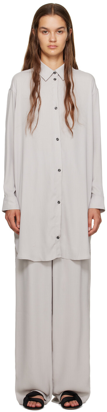 Серая струящаяся рубашка Han Kjobenhavn
Серая струящаяся рубашка Han Kjobenhavn