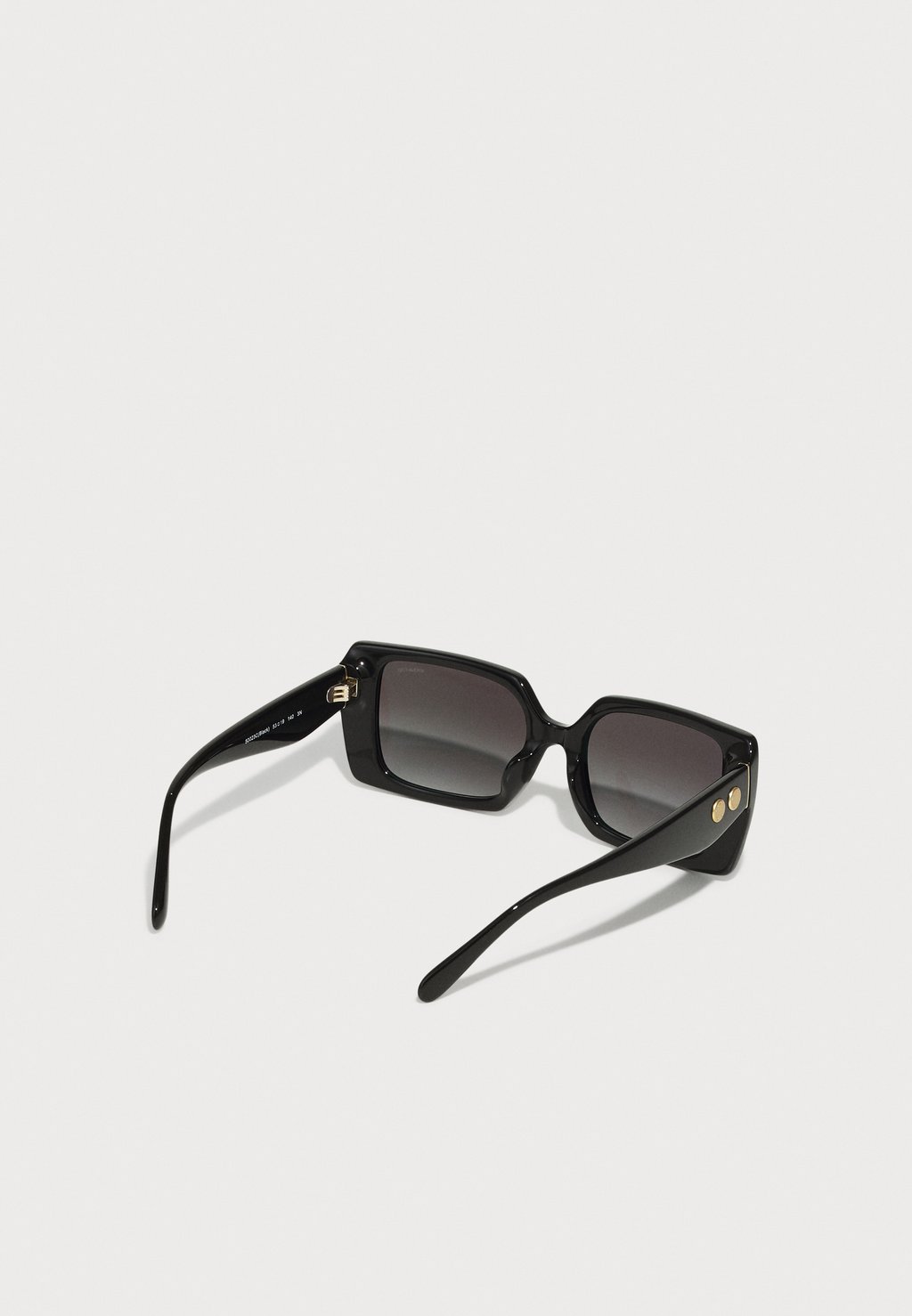 Солнцезащитные очки COACH, черный
Солнцезащитные очки COACH, черный