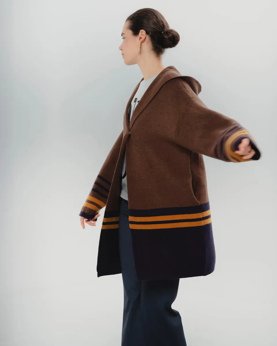 Женский вязаный кардиган Carmen в полоску Dolores Promesas, коричневый
Женский вязаный кардиган Carmen в полоску Dolores Promesas, коричневый