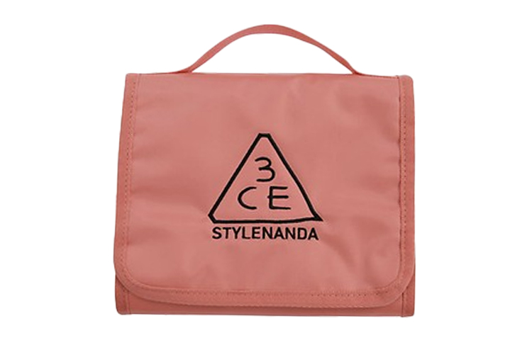 Косметички и сумки для туалетных принадлежностей унисекс 3CE
Косметички и сумки для туалетных принадлежностей унисекс 3CE