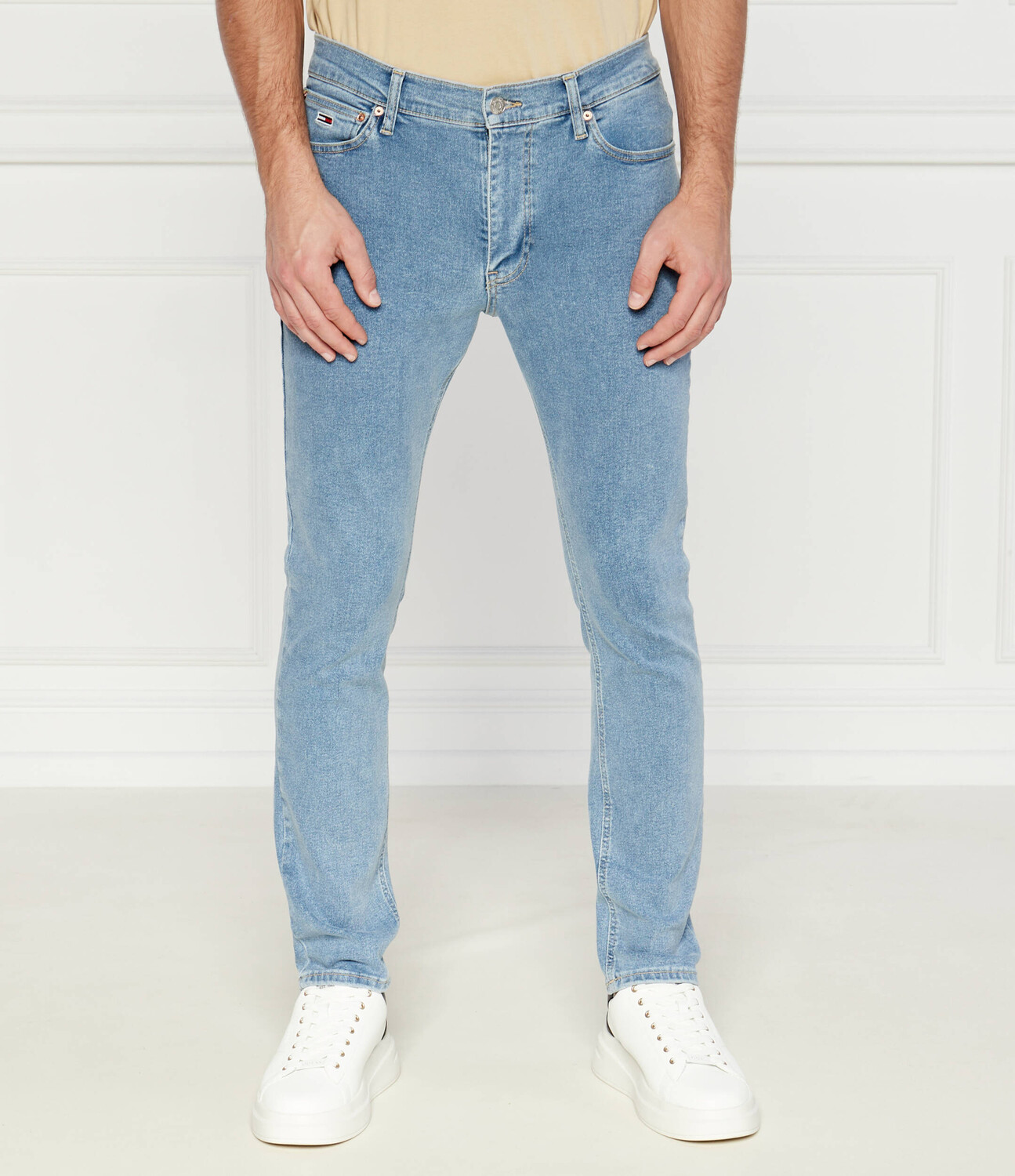 Джинсы Tommy Jeans Simon Slim Fit, синий
Джинсы Tommy Jeans Simon Slim Fit, синий