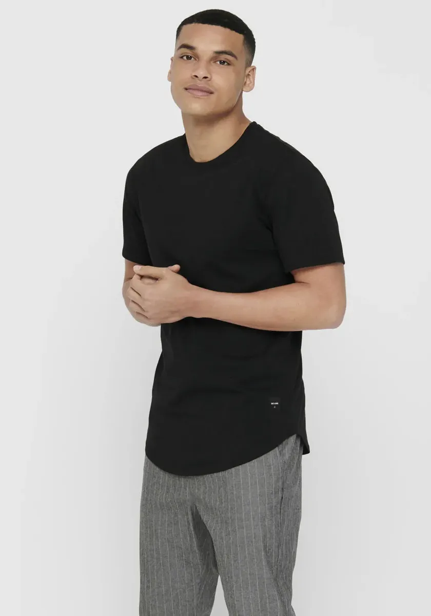 Рубашка ONLY & SONS с круглым вырезом "ONSMATT LONGY TEE", черный 
Рубашка ONLY & SONS с круглым вырезом "ONSMATT LONGY TEE", черный