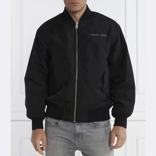 Бомбер стандартного кроя Tommy Hilfiger, черный
Бомбер стандартного кроя Tommy Hilfiger, черный