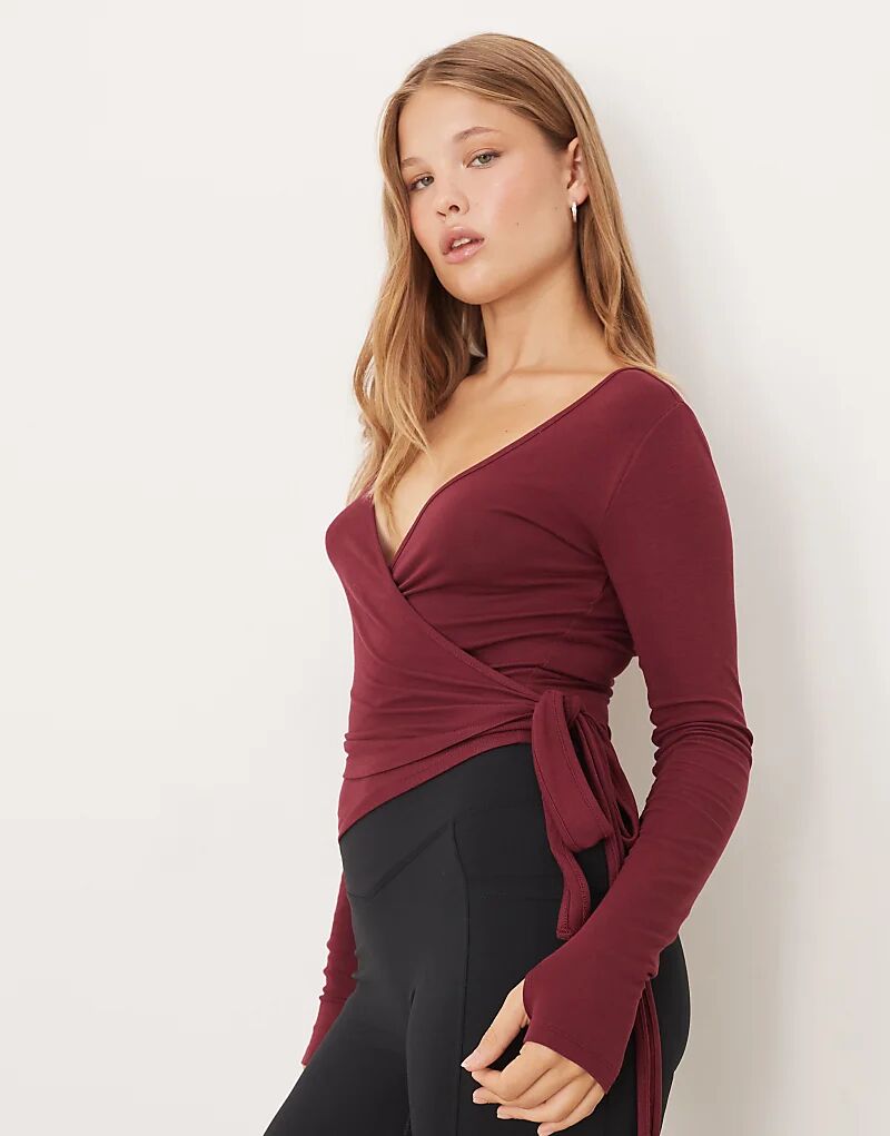 Мягкий кардиган Gina Tricot с длинными рукавами и запахом, бордовый, в стиле микс-энд-комбинации
Мягкий кардиган Gina Tricot с длинными рукавами и запахом, бордовый, в стиле микс-энд-комбинации