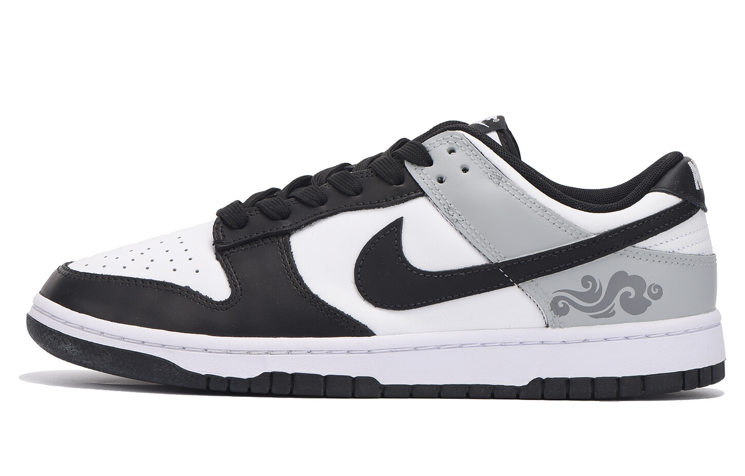 Кроссовки для скейтбординга Dunk мужские низкие черный серый Nike
Кроссовки для скейтбординга Dunk мужские низкие черный серый Nike