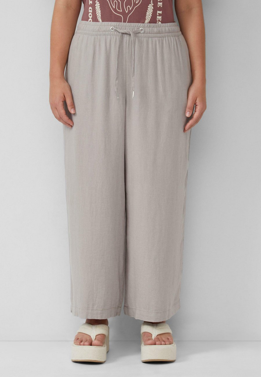 Брюки QS WIDE LEG, Taubengrau/Light Grey
Брюки QS WIDE LEG, Taubengrau/Light Grey