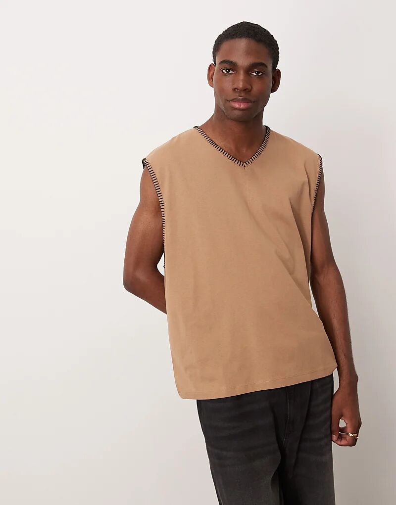 Майка свободного кроя ASOS DESIGN с V-образным вырезом и декоративной строчкой коричневого цвета
Майка свободного кроя ASOS DESIGN с V-образным вырезом и декоративной строчкой коричневого цвета