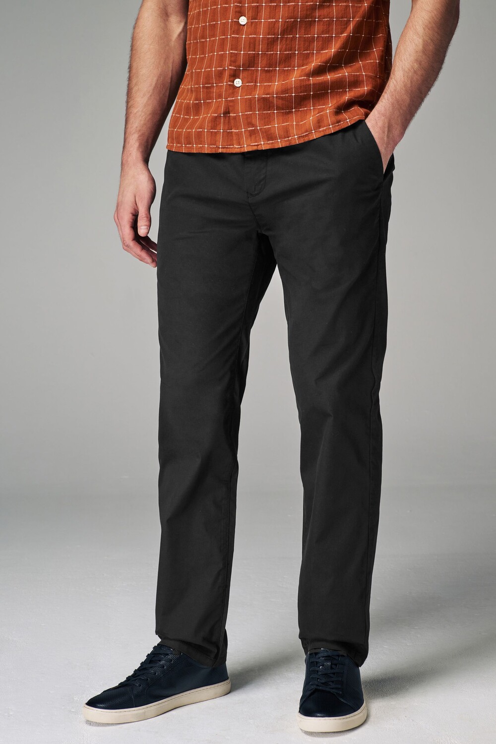 Летние эластичные брюки чинос Next, черный
Летние эластичные брюки чинос Next, черный