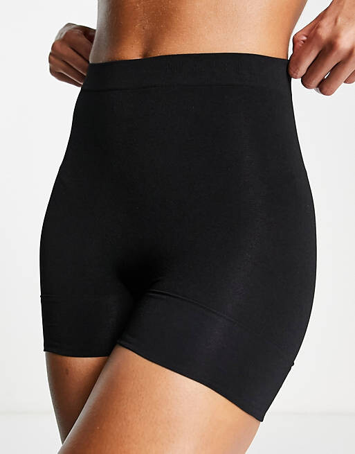 Черные шорты среднего контура Magic Bodyfashion Comfort
Черные шорты среднего контура Magic Bodyfashion Comfort
