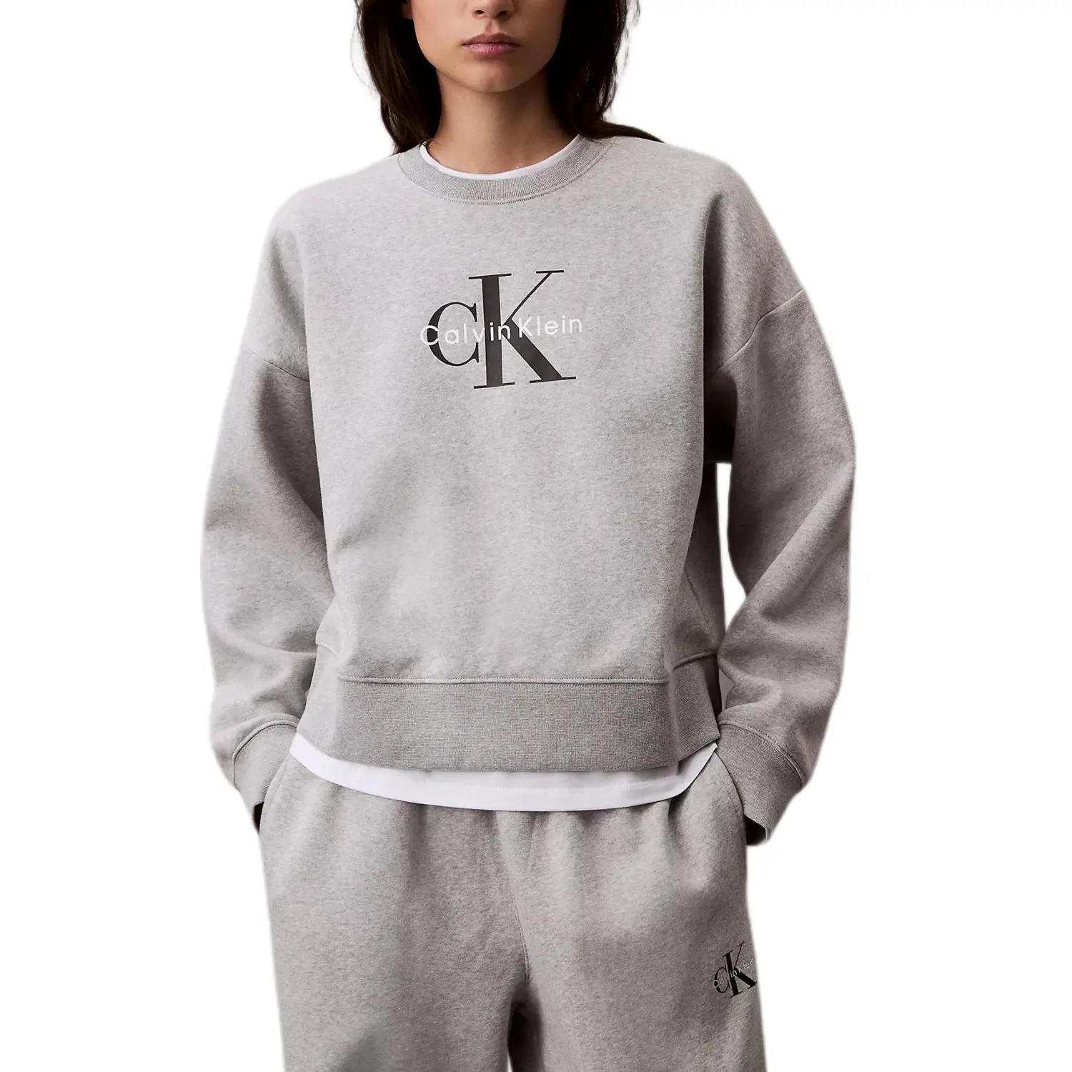 Серая женская толстовка Calvin Klein, серый
Серая женская толстовка Calvin Klein, серый