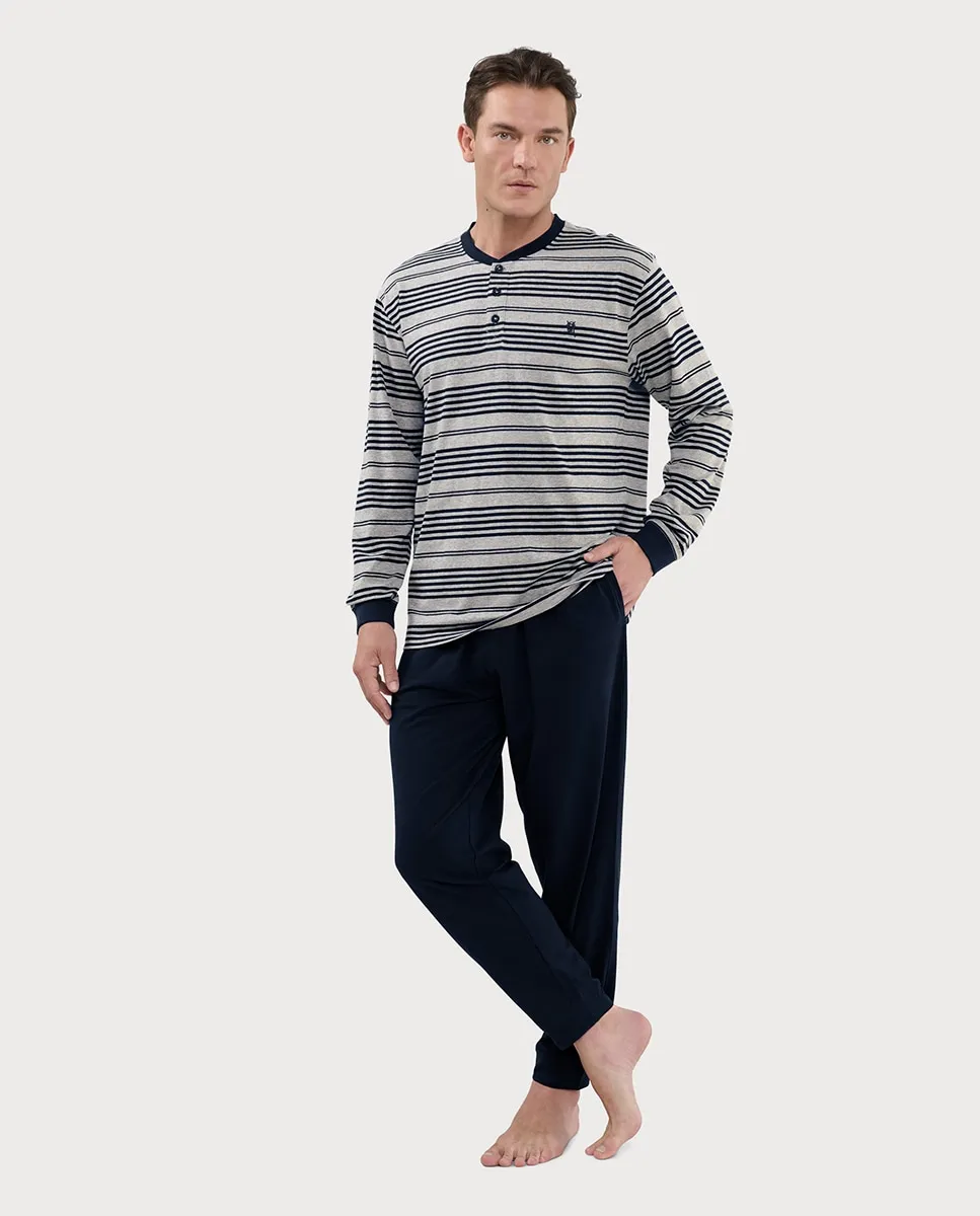 Длинная пижама из трикотажа с застежкой для мужчин El Búho Nocturno, темно-серый
Длинная пижама из трикотажа с застежкой для мужчин El Búho Nocturno, темно-серый