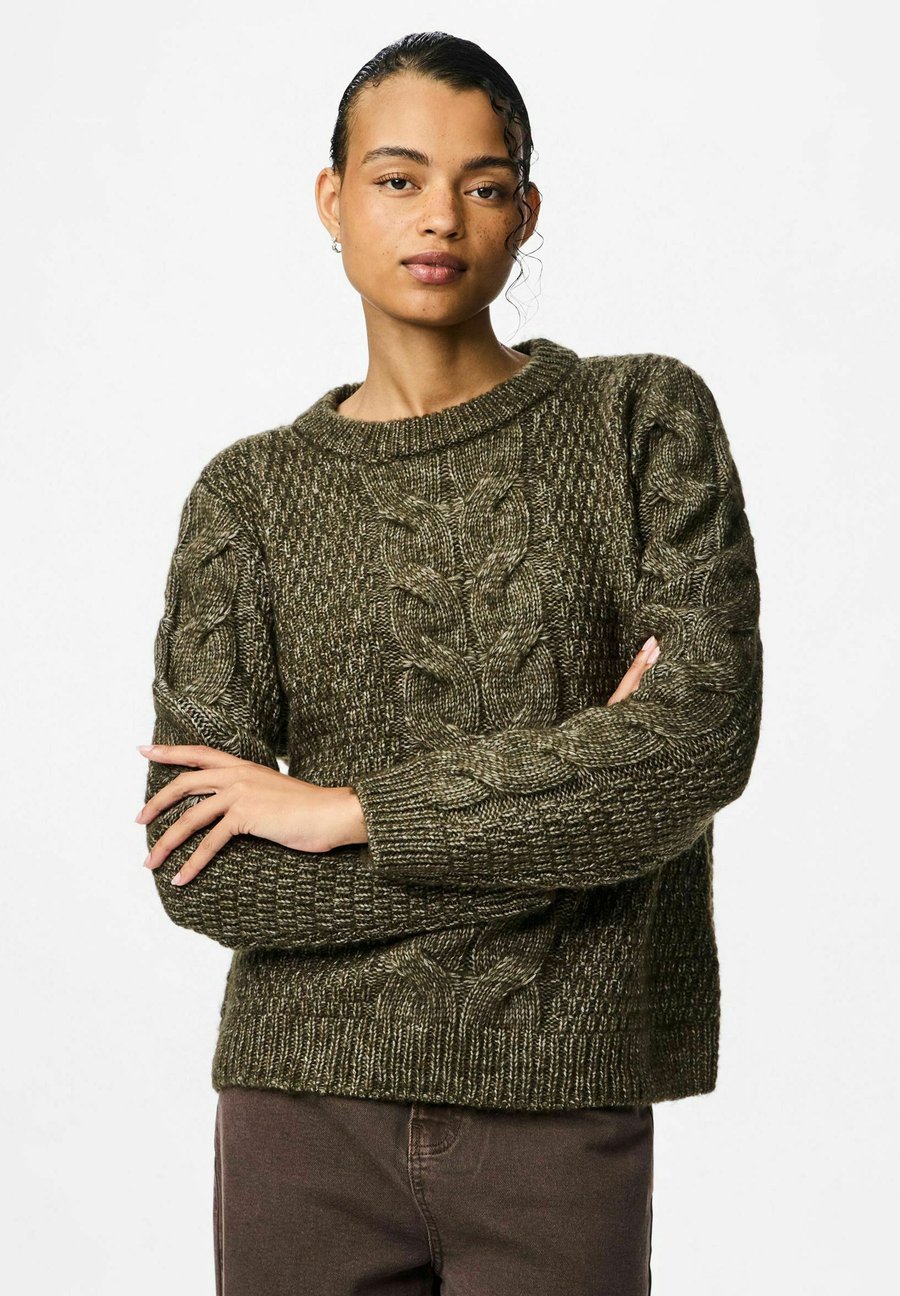 Джемпер Pieces PCNINA LS O-NECK BC, Forest Night/Dark Green
Джемпер Pieces PCNINA LS O-NECK BC, Forest Night/Dark Green