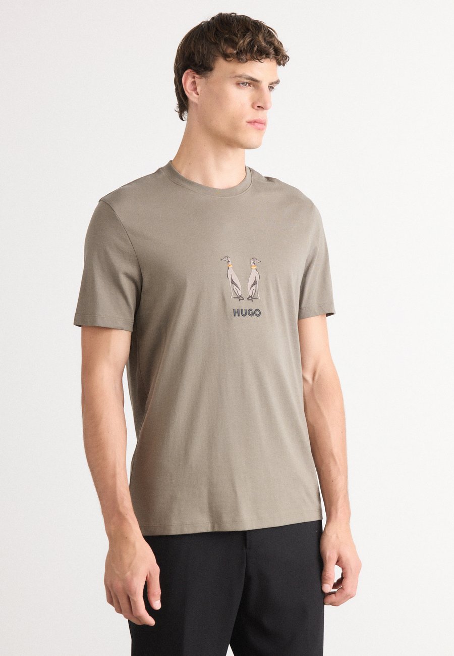 Футболка HUGO DUGOLINI, Medium Grey/Grey, Серый, Футболка HUGO DUGOLINI, Medium Grey/Grey
Футболка HUGO DUGOLINI, Medium Grey/Grey, Серый, Футболка HUGO DUGOLINI, Medium Grey/Grey