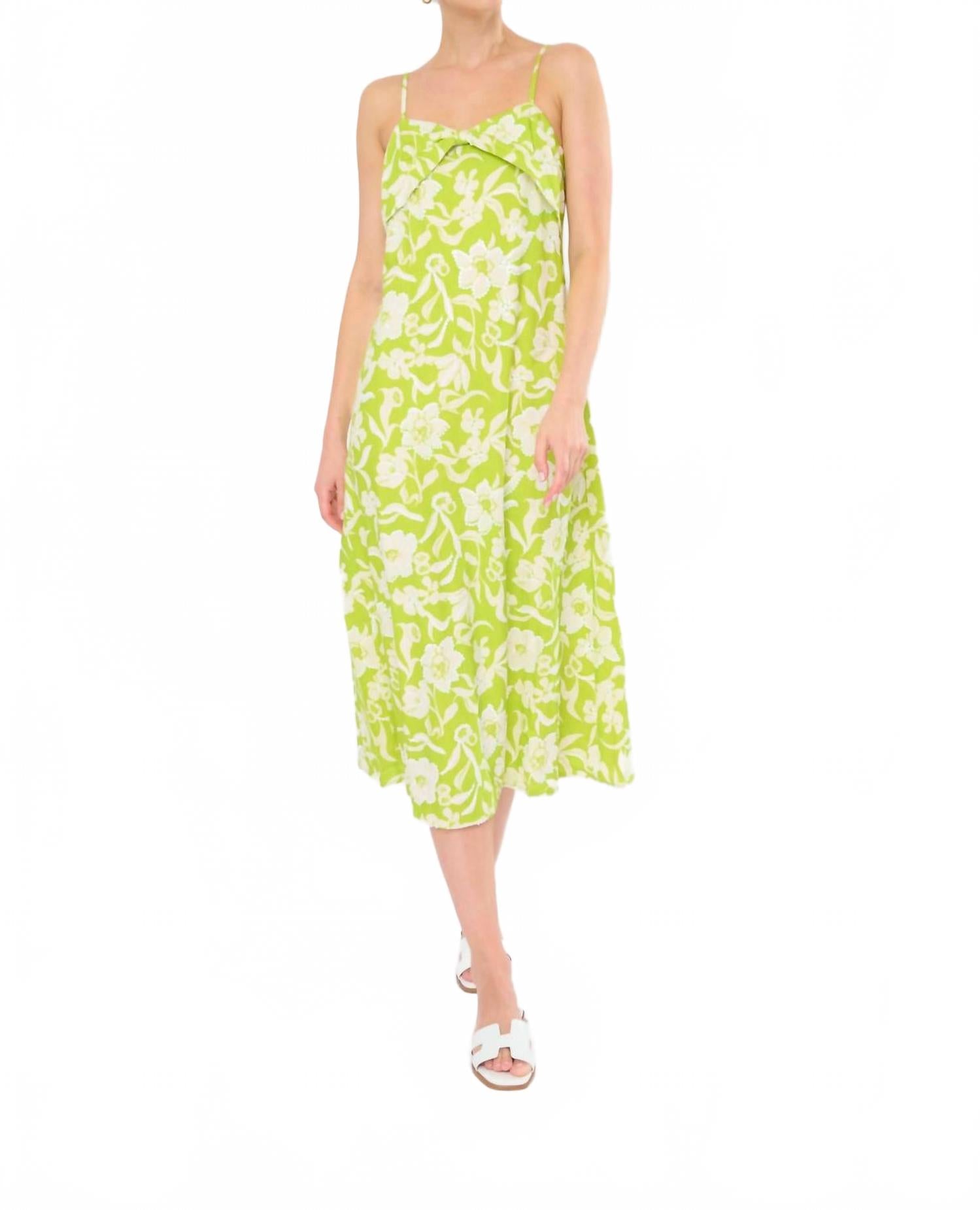 Платье Kienna миди в жемчужно-зеленом цвете Flora Bea
Платье Kienna миди в жемчужно-зеленом цвете Flora Bea