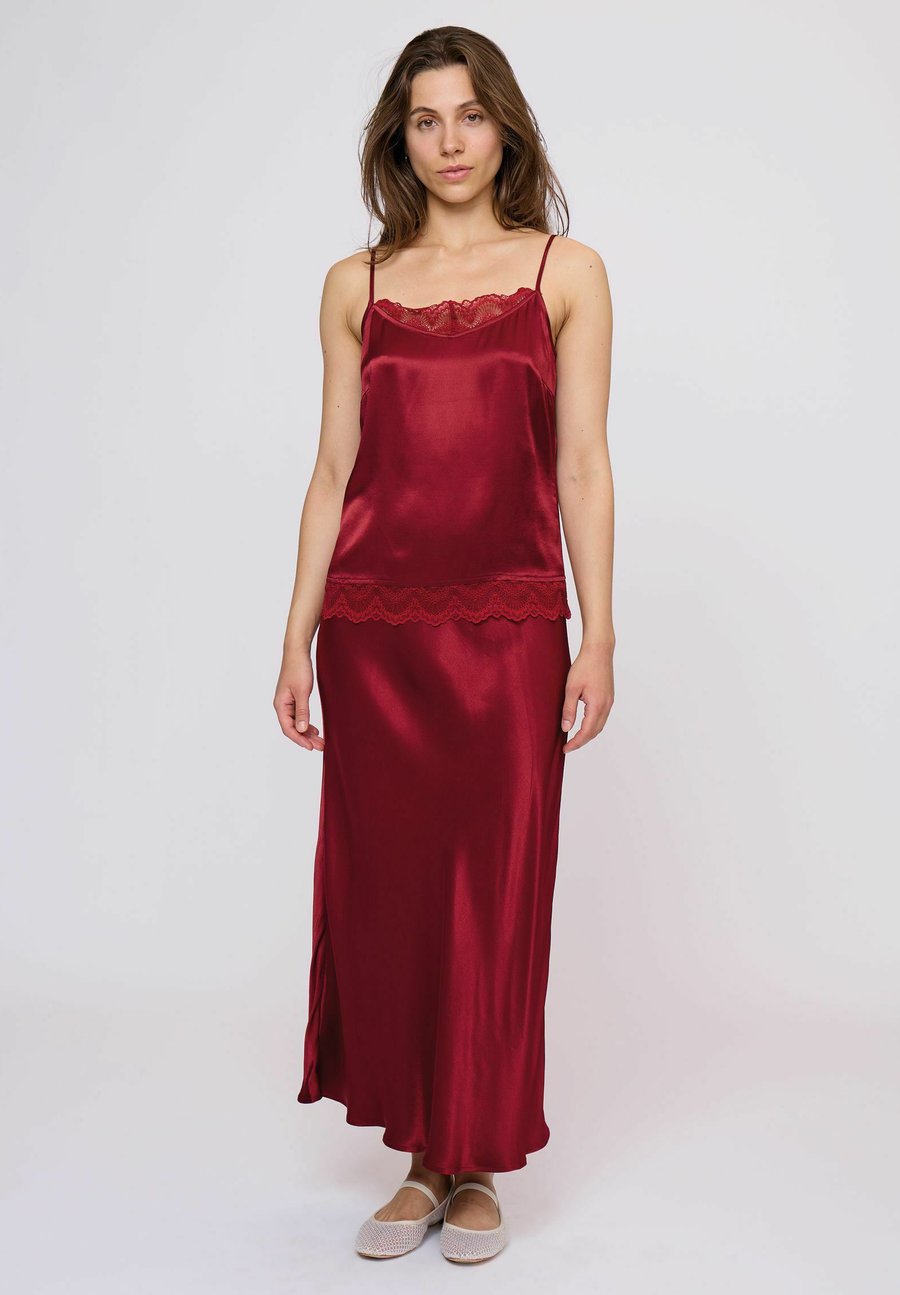 Юбка Noa Noa Maxi skirt, Biking Red/Red
Юбка Noa Noa Maxi skirt, Biking Red/Red