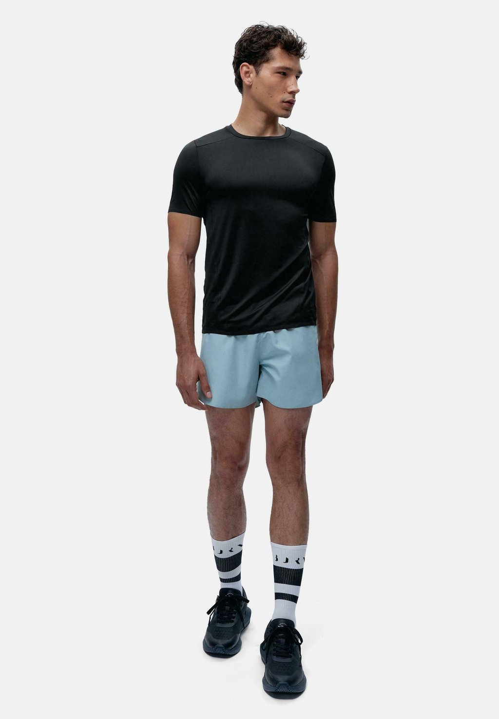 Базовая футболка Born Living Yoga, черный
Базовая футболка Born Living Yoga, черный