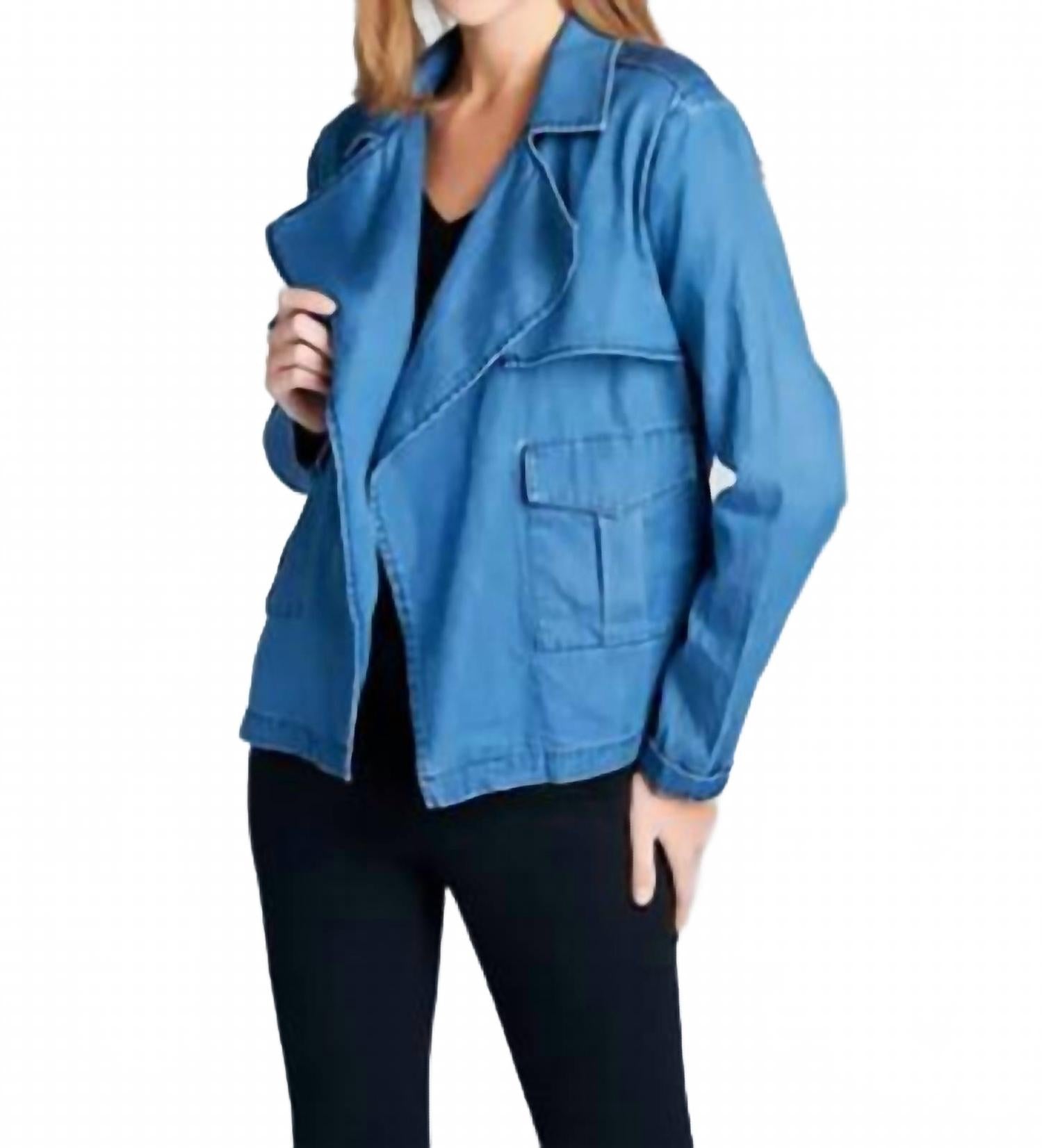 Длинный джинсовый блейзер с карманами Reneec., Denim
Длинный джинсовый блейзер с карманами Reneec., Denim