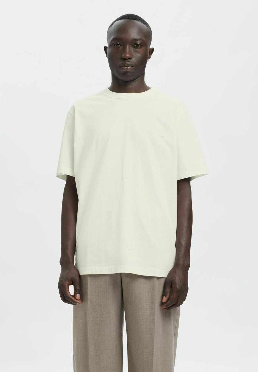 Футболка Annarr REGULAR FIT, Cloud Dancer/Off-White, Белый, Футболка Annarr REGULAR FIT, Cloud Dancer/Off-White
Футболка Annarr REGULAR FIT, Cloud Dancer/Off-White, Белый, Футболка Annarr REGULAR FIT, Cloud Dancer/Off-White