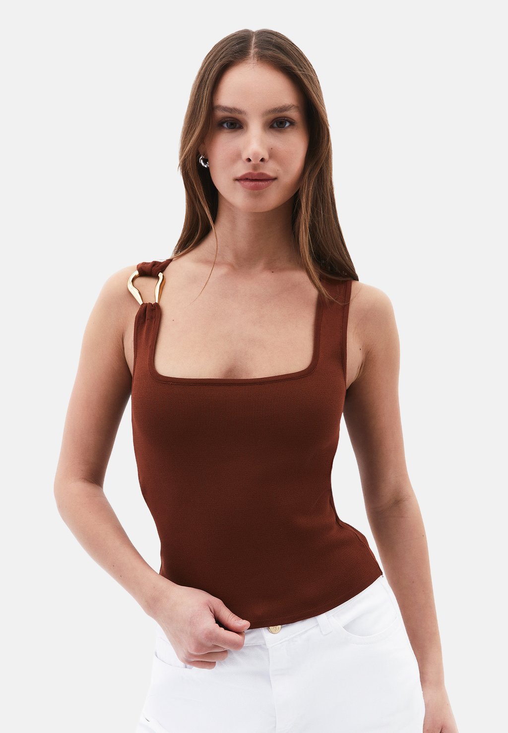 Топ MIT ECKIGEM AUSSCHNITT OXXO, коричневый
Топ MIT ECKIGEM AUSSCHNITT OXXO, коричневый
