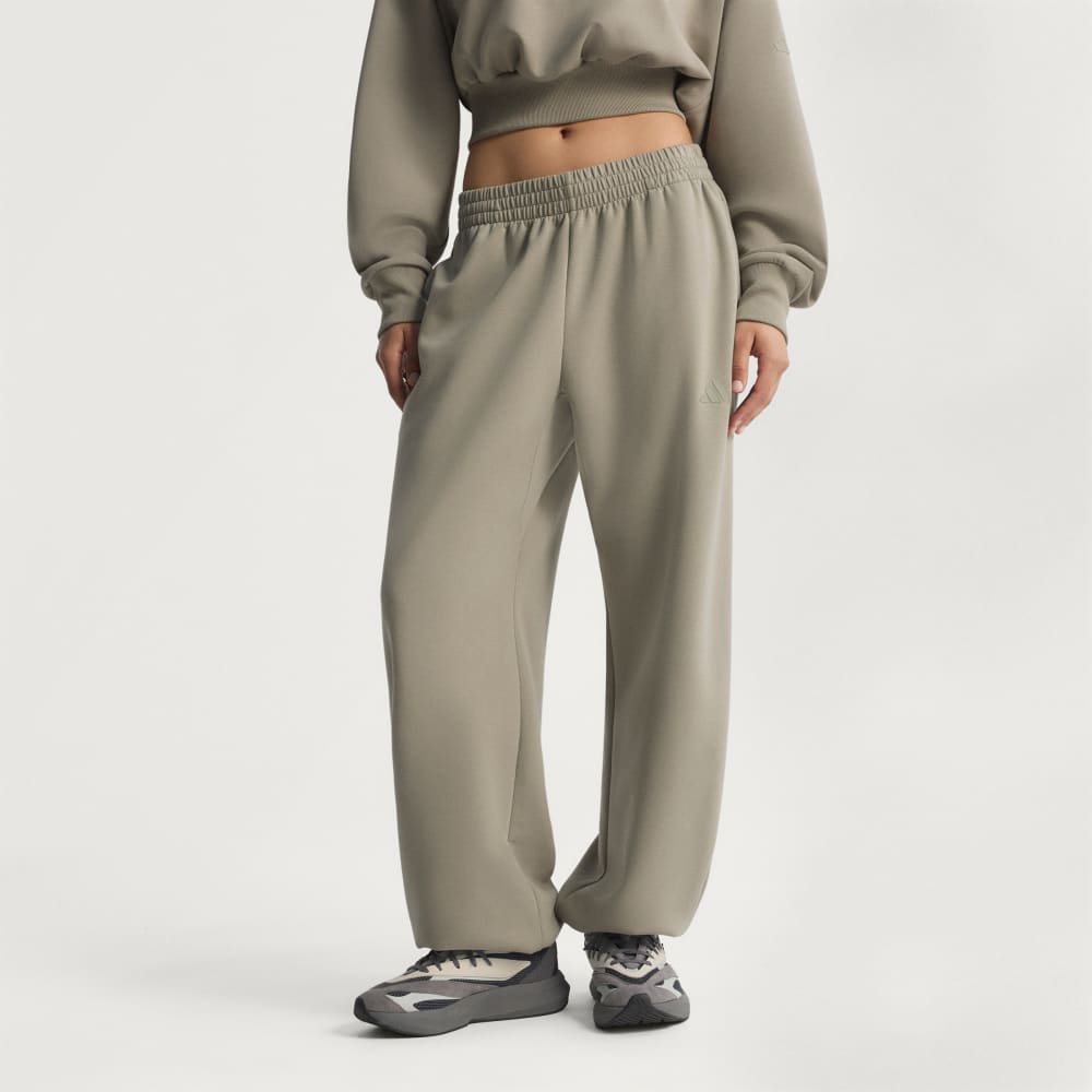 Спортивные брюки Adidas Soft Lux Loose Pant, цвет Silver Pebble
Спортивные брюки Adidas Soft Lux Loose Pant, цвет Silver Pebble