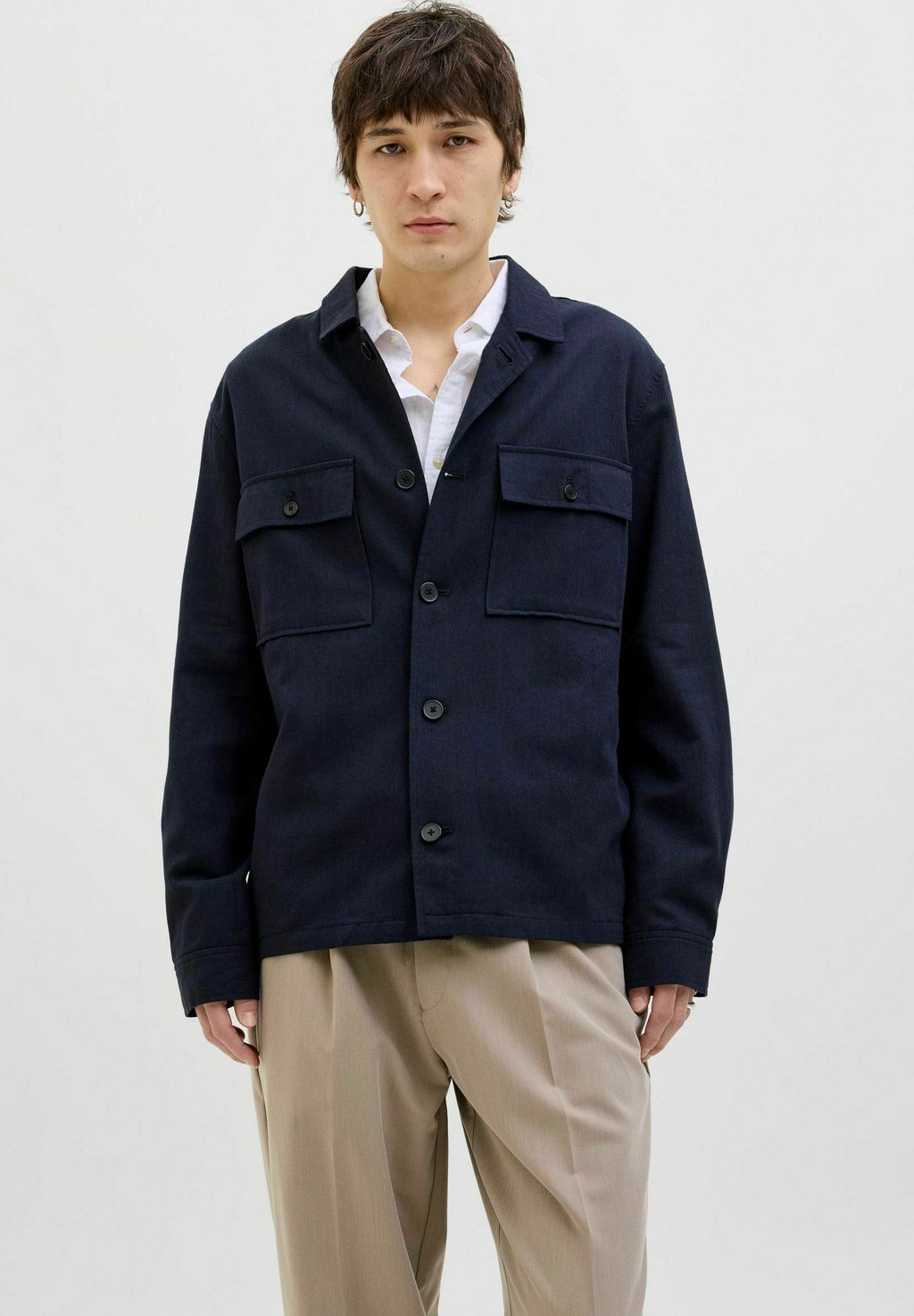 Летняя куртка HYBRID JPRMARCUS RELAXED FIT Jack & Jones PREMIUM, темно-синий 
Летняя куртка HYBRID JPRMARCUS RELAXED FIT Jack & Jones PREMIUM, темно-синий