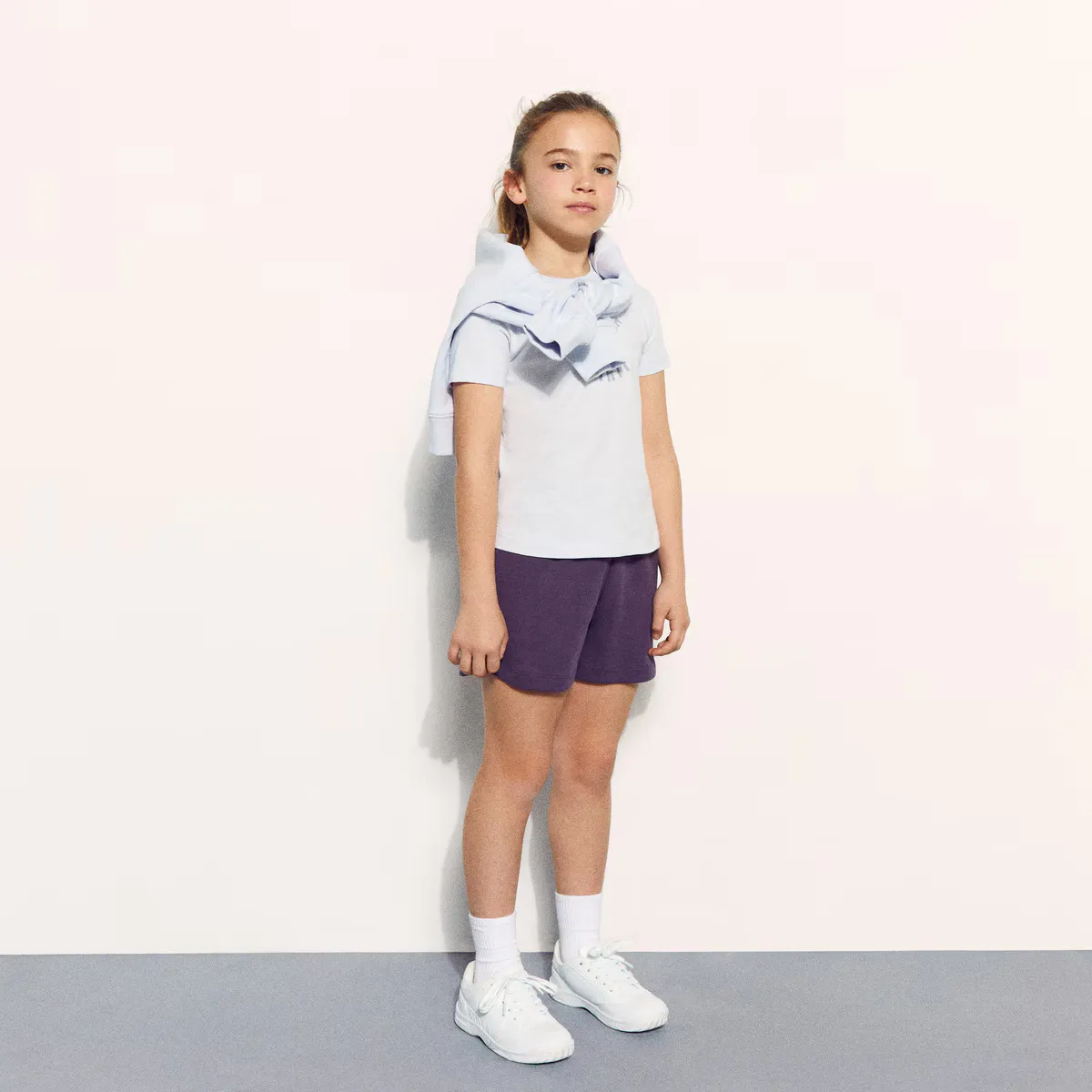 Спортивный повседневный комплект из футболки и шорт Boomerang для девочки, фиолетовый
Спортивный повседневный комплект из футболки и шорт Boomerang для девочки, фиолетовый