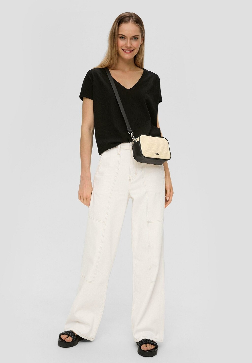 Базовая футболка T-SHIRT IM RELAXED-FIT s.Oliver, черный
Базовая футболка T-SHIRT IM RELAXED-FIT s.Oliver, черный