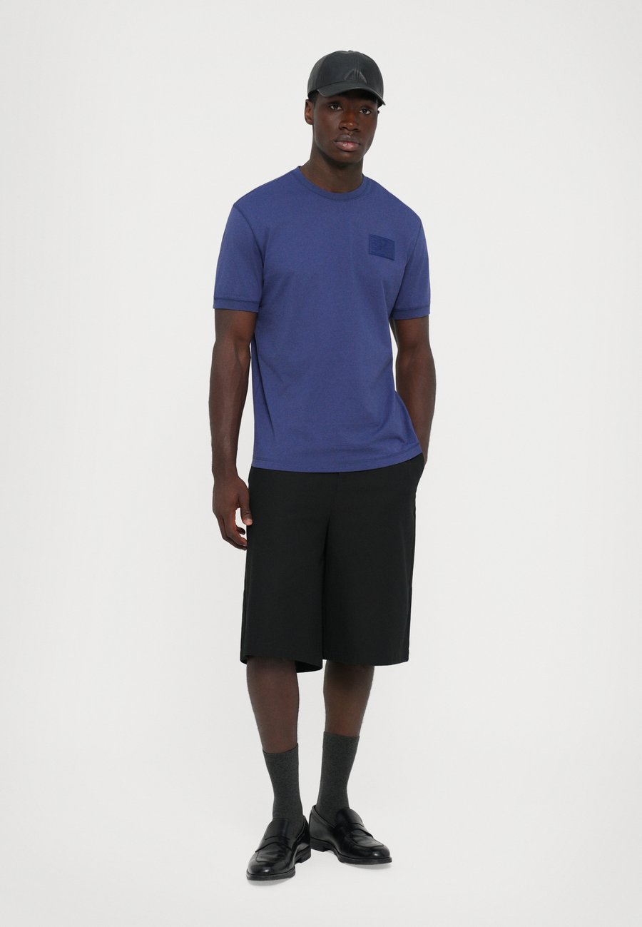 Футболка EA7 Emporio Armani TRAIN CORE TEE UNISEX, Blue, Синий, Футболка EA7 Emporio Armani TRAIN CORE TEE UNISEX, Blue
Футболка EA7 Emporio Armani TRAIN CORE TEE UNISEX, Blue, Синий, Футболка EA7 Emporio Armani TRAIN CORE TEE UNISEX, Blue